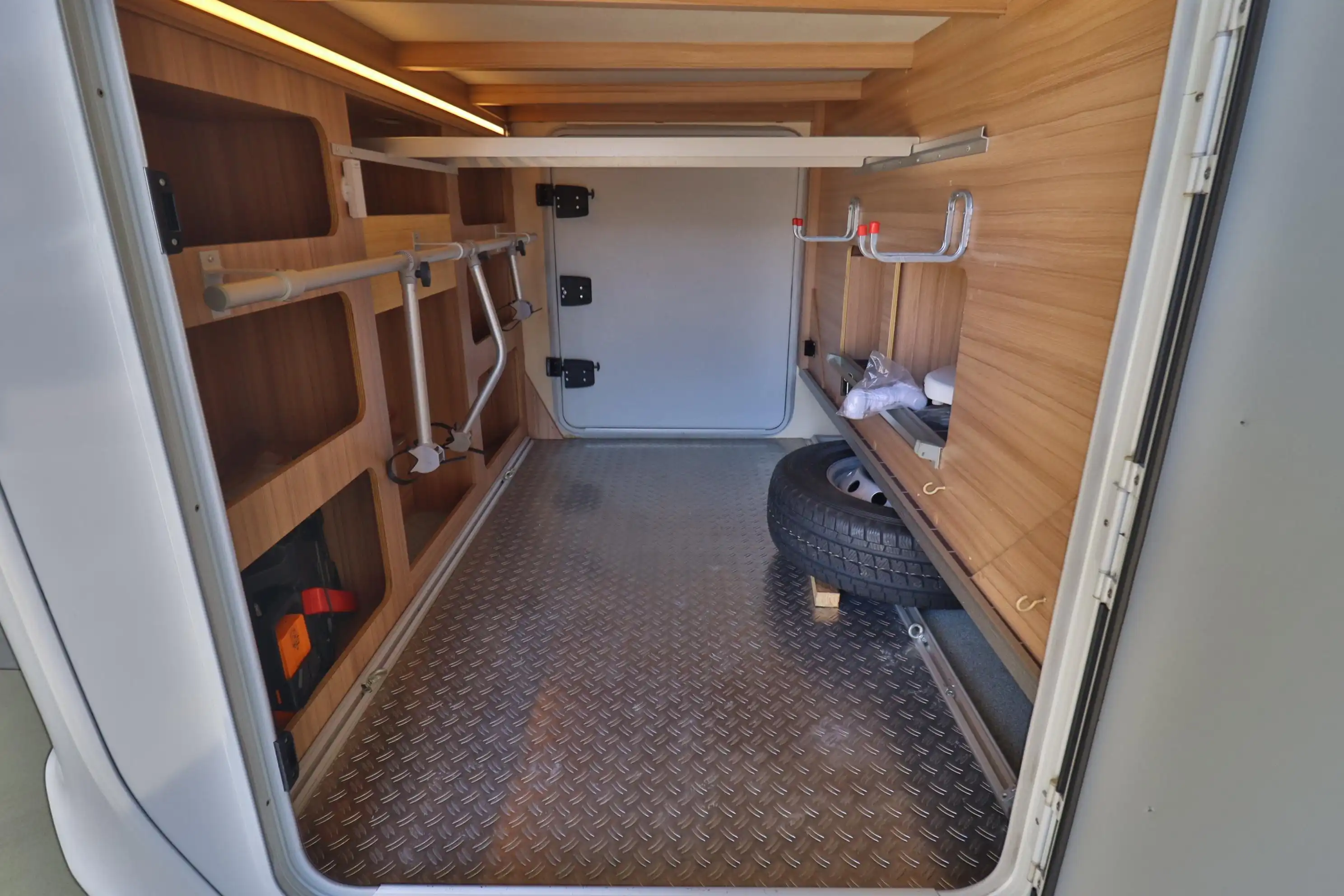  Knaus Sun I 900 LX - Ansicht 6